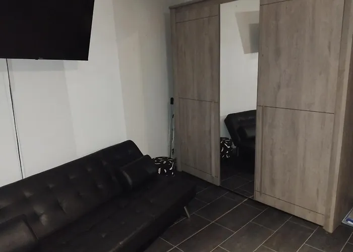 Confort Avec Internet Et Tv Dans La Et Le Salon Breszt